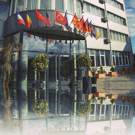 Hotel & Resort Bon Bon Suto Orizari Εξωτερικό φωτογραφία