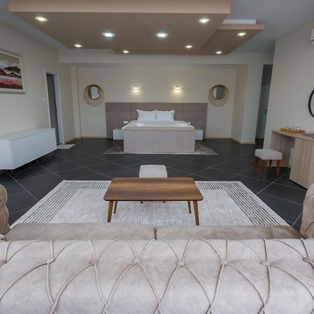 Hotel & Resort Bon Bon Suto Orizari Εξωτερικό φωτογραφία