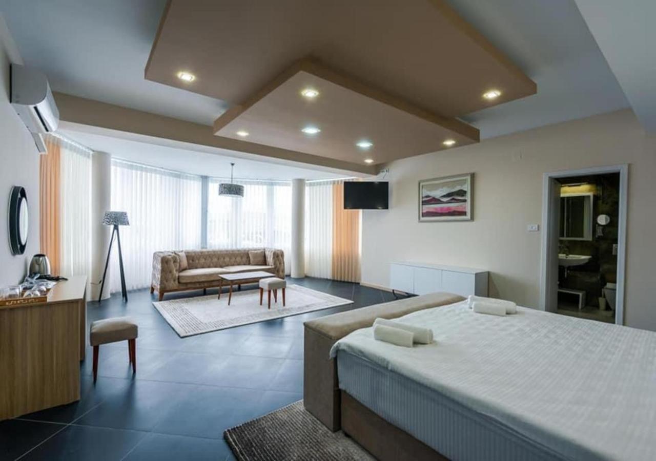 Hotel & Resort Bon Bon Suto Orizari Εξωτερικό φωτογραφία